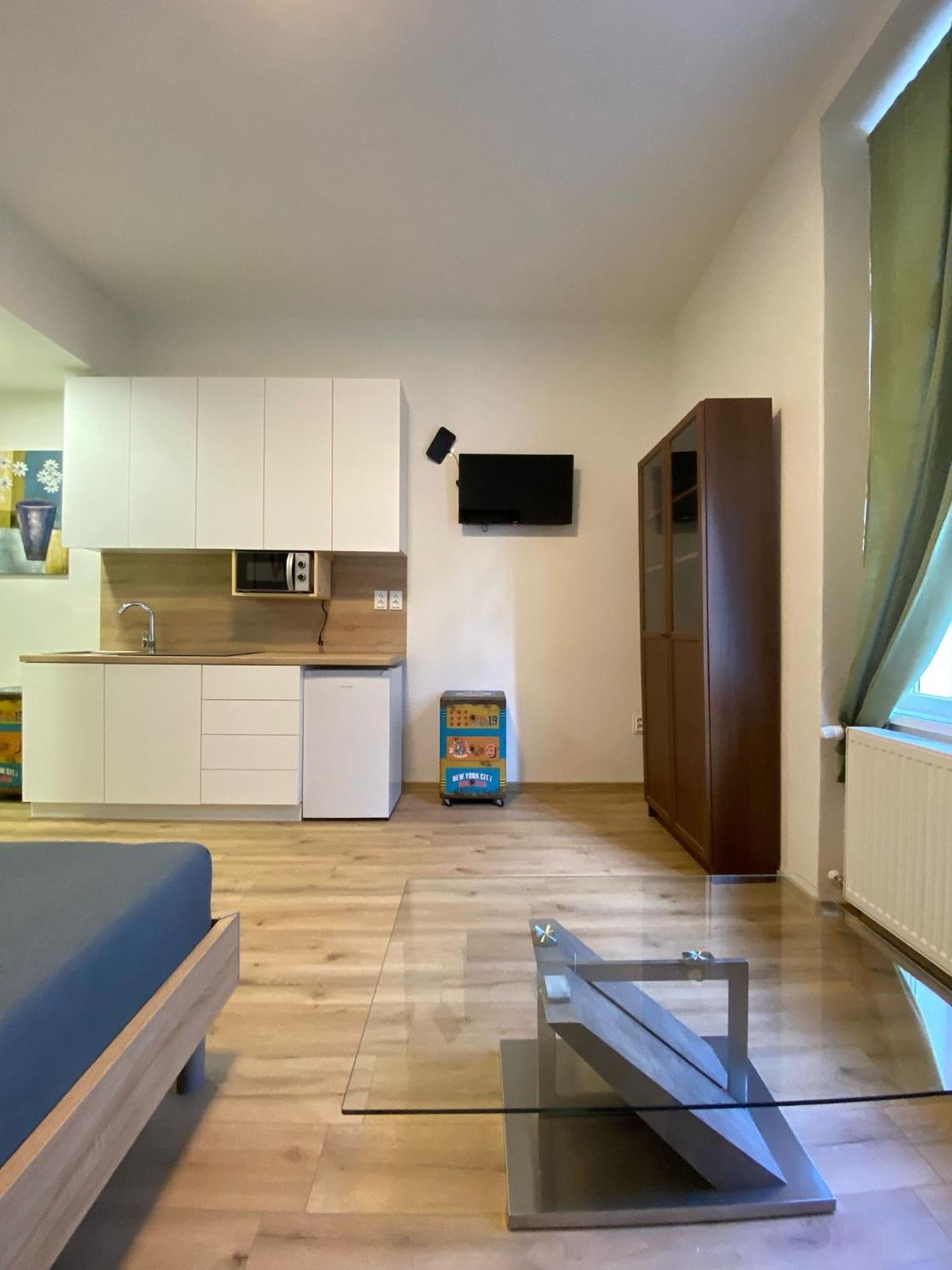 Garsoniera Ostrava City Centr, Na Hradbach 118 外观 照片